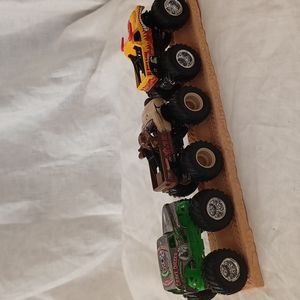 Hot Wheels monster trucks - set of 4